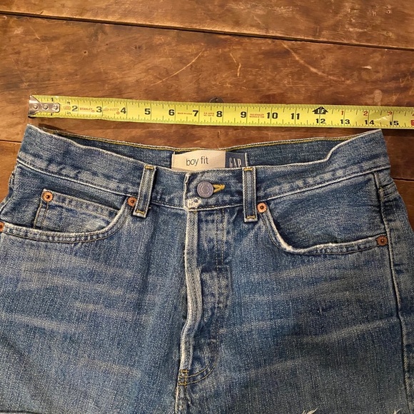 BOY FIT jean shorts by GAP.... just like NEW! - Picture 4 of 7